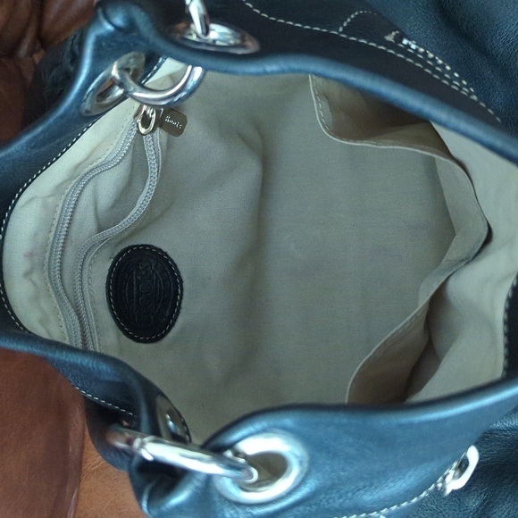 ROOTS Genuine Leather Bag - Picture 10 of 15